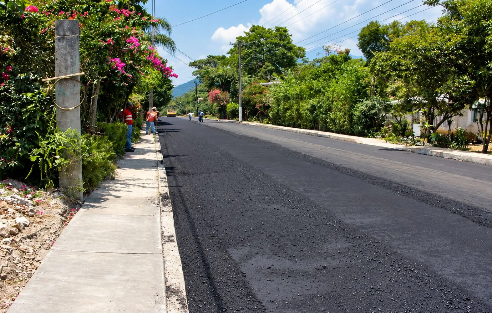Pavimentación con carpeta asfáltica. Av. Cándido Aguilar, Villa Libertad, municipio de Fortín, Ver.
